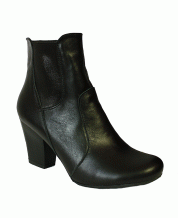 Молодежные ботинки на каблук с резинкой из черной кожи