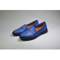 Стильные туфли из синей кожи электрик